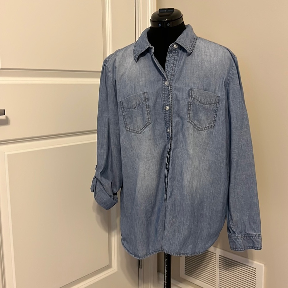 CHICO’S Shirt Chambray Top Blouse